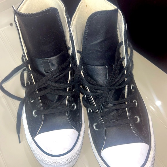 Converse Shoes - Leather high top converse